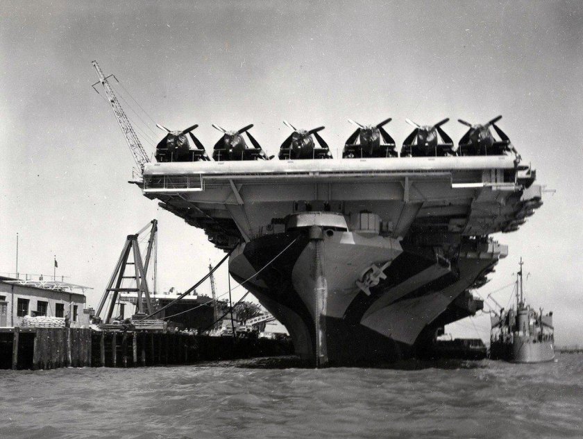 Авианосец Интрепид