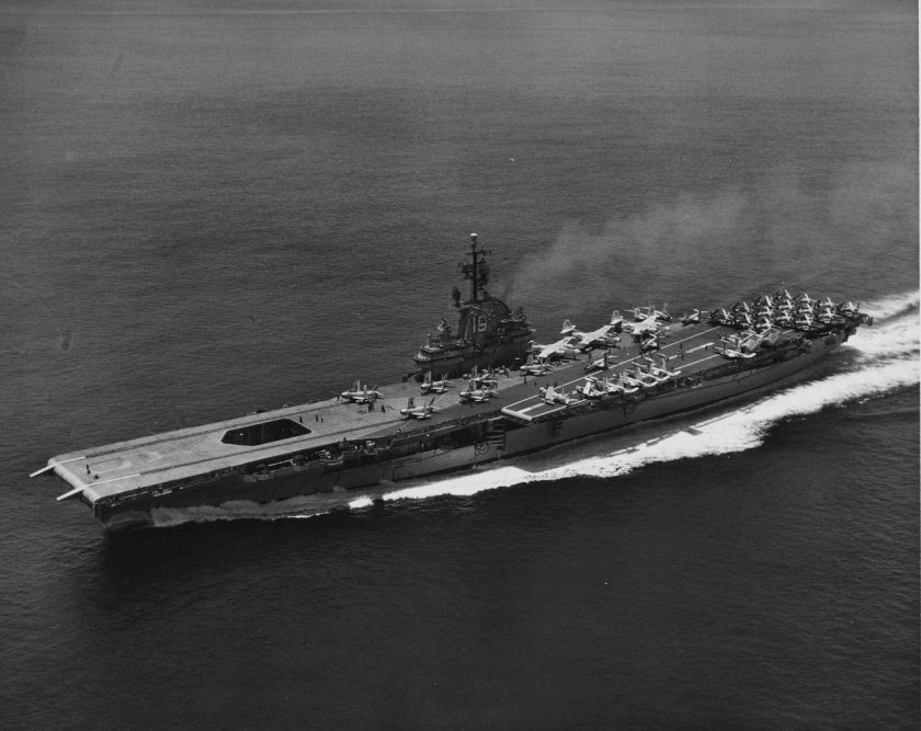 Авианосец Эссекс