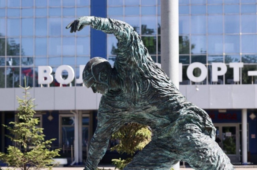 Памятник хоккею