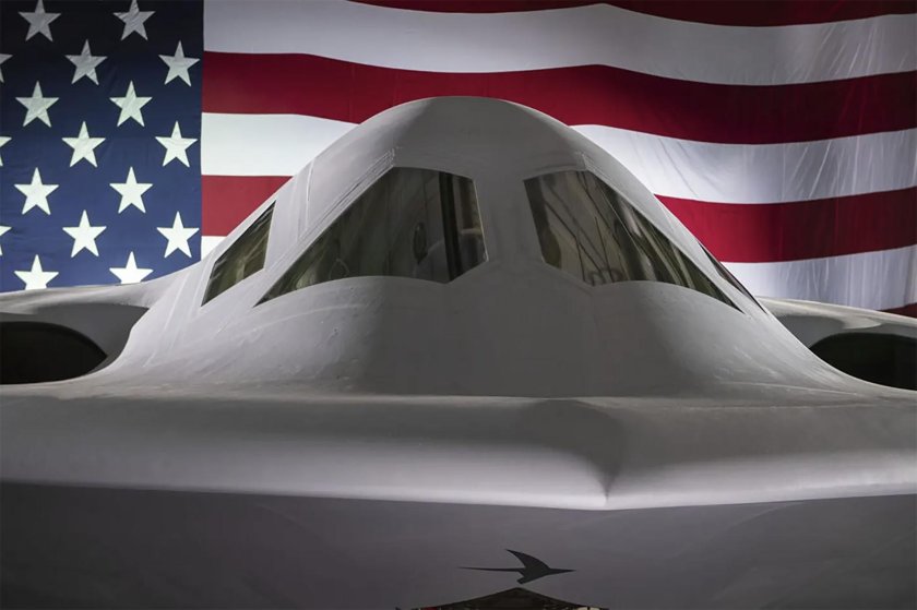 Стелс-бомбардировщик b-21 Raider