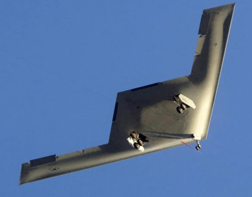 Стелс-бомбардировщик b-21 Raider