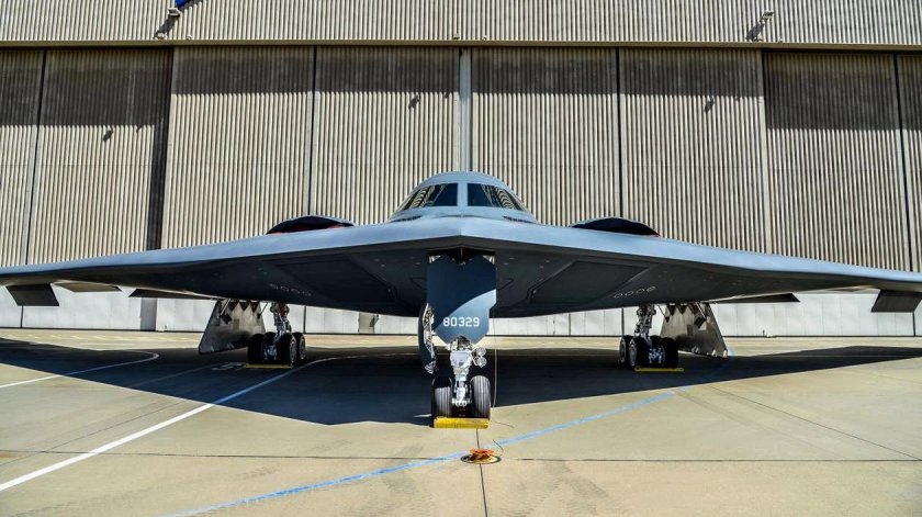 Стелс-бомбардировщик b-21 Raider