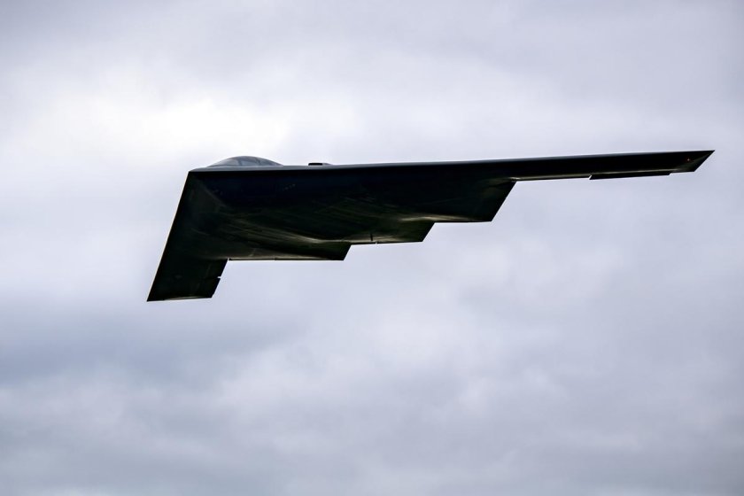 Стелс-бомбардировщик b-21 Raider