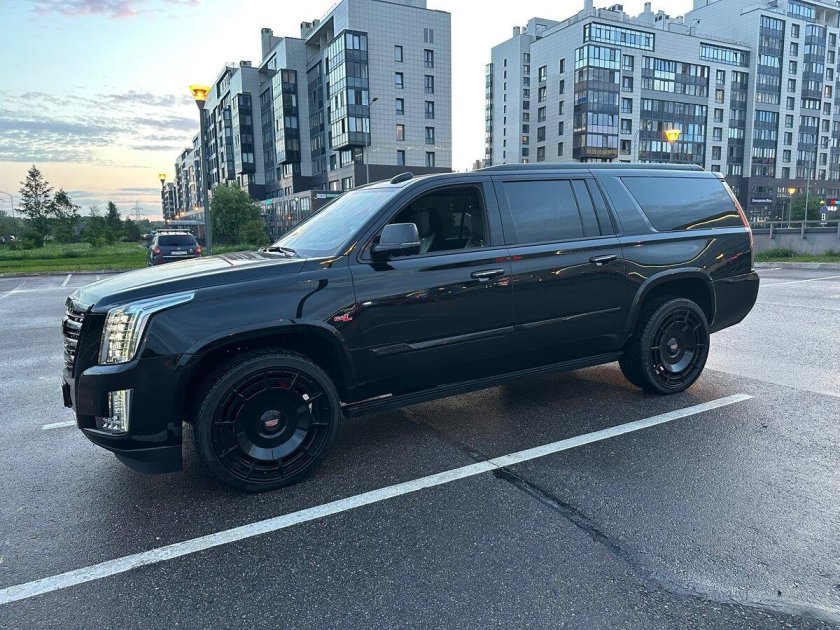 Cadillac Escalade 3 Black