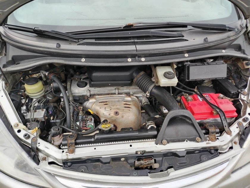 Toyota estima 2.2 подкапотное