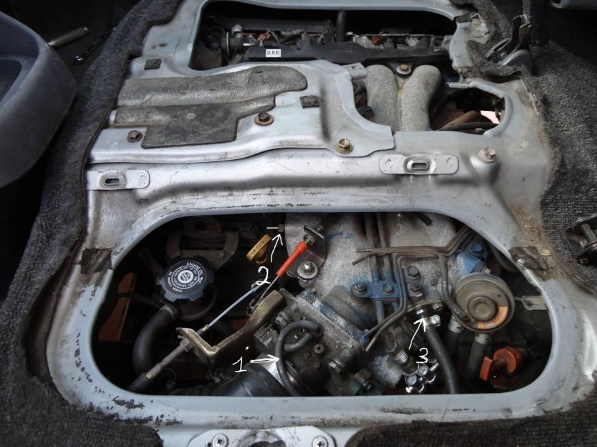 Тойота Эстима Эмина 2.4 бензин 2tz-Fe