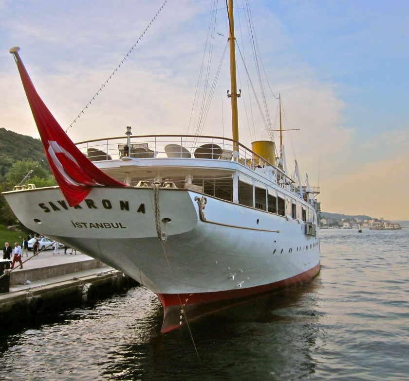 Яхта Саварона