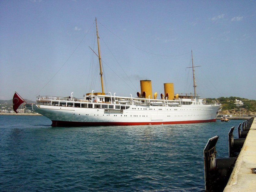 MV Savarona