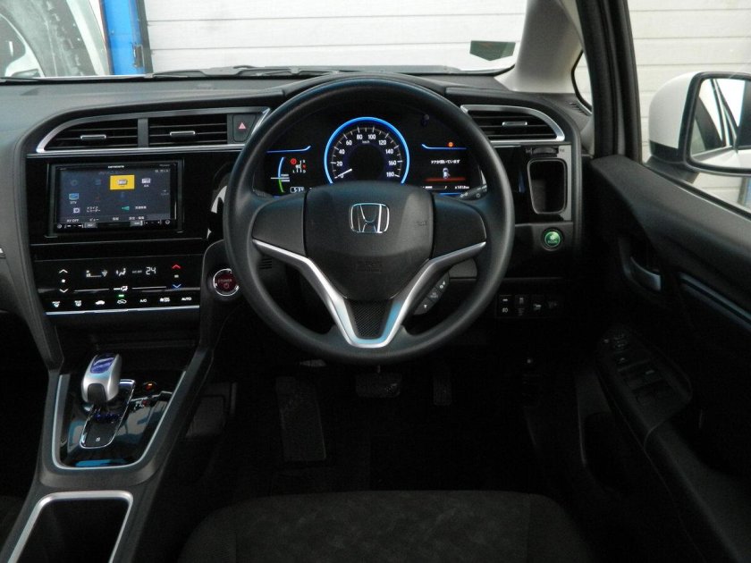 Honda shuttle hybrid 2017 салон