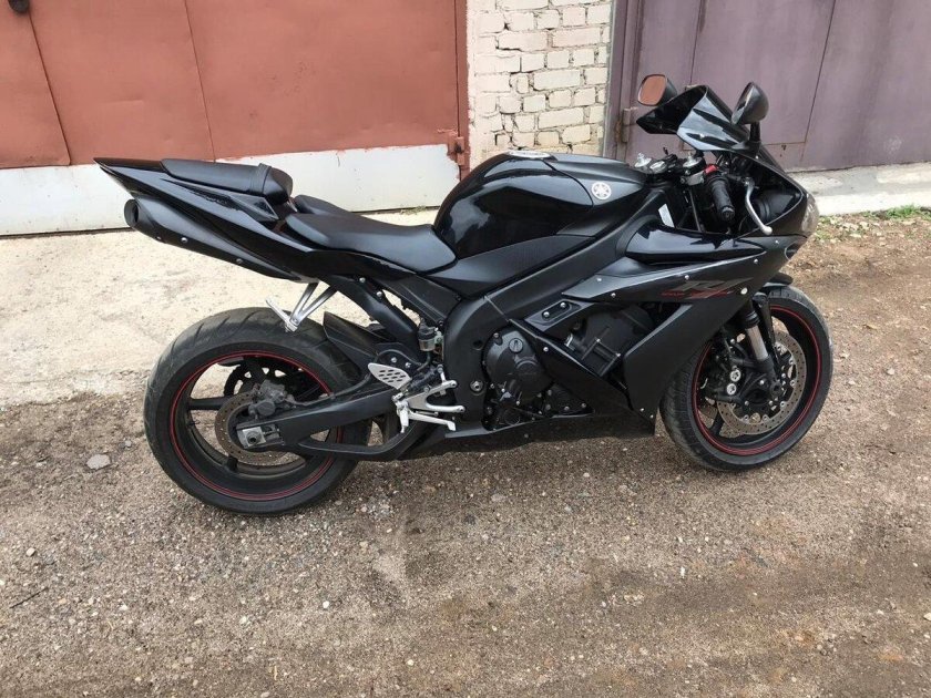 R1 Yamaha 2004 черный матовый