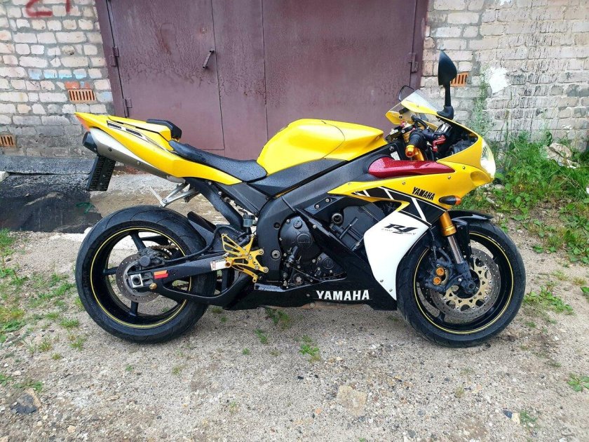 Yamaha r 1 2006