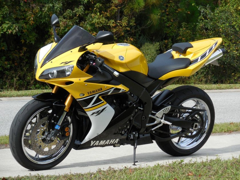 Yamaha YZF-r1