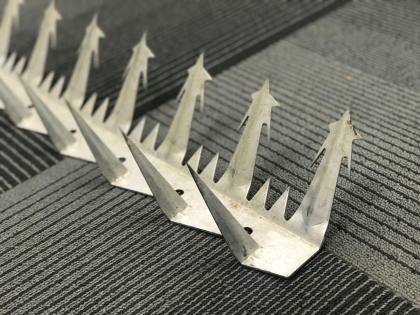 Стена с шипами