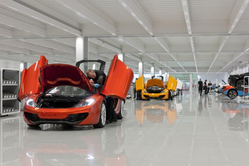 Производственный центр MCLAREN В Уокинге