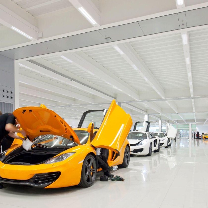 Производственный центр MCLAREN В Уокинге