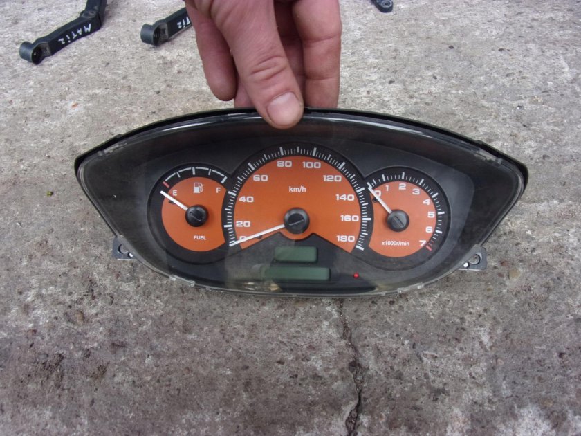 Щиток приборов