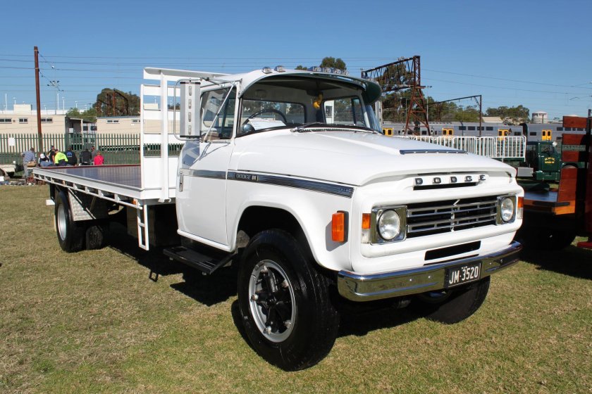Dodge d 600