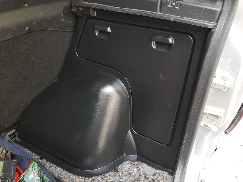 Kарманы багажника Chevrolet-Niva