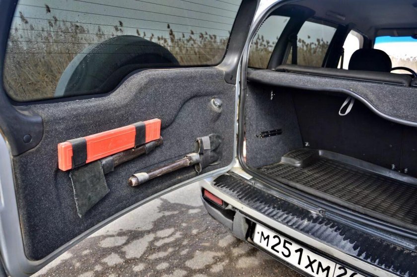 Боковины в багажник Нива Шевроле