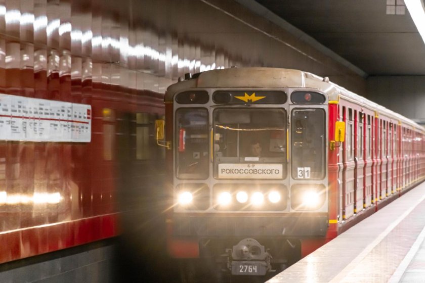 81-717 Красная стрела