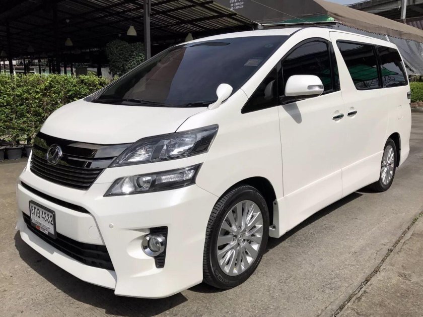 Toyota Vellfire 2014