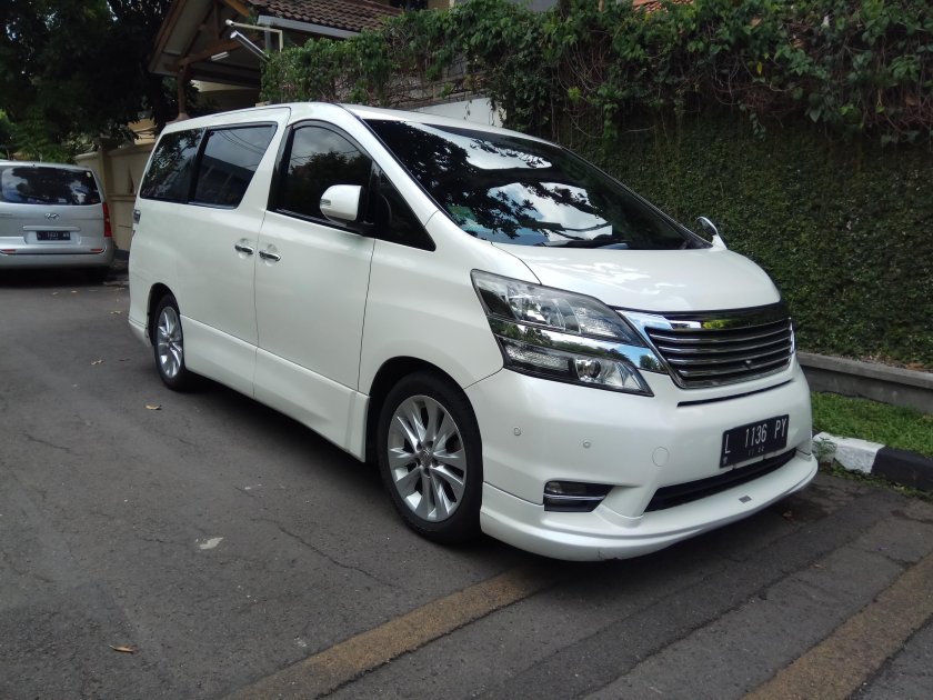 Toyota Vellfire 2010
