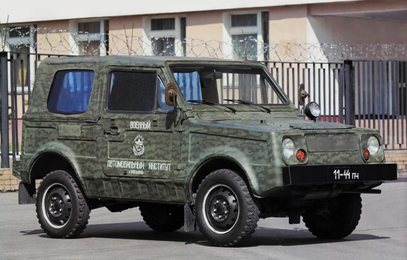 Военная нива 2121