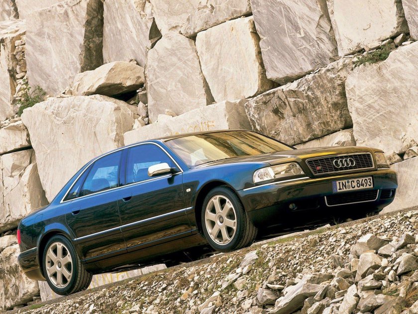 Audi s8 d2 2002