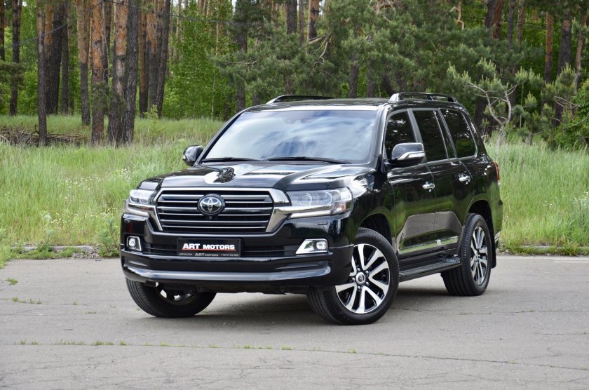 Toyota Land Cruiser 200 Excalibur