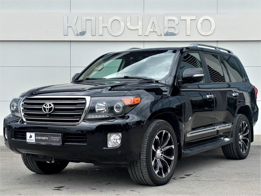 Тойота ленд Крузер 200 черный