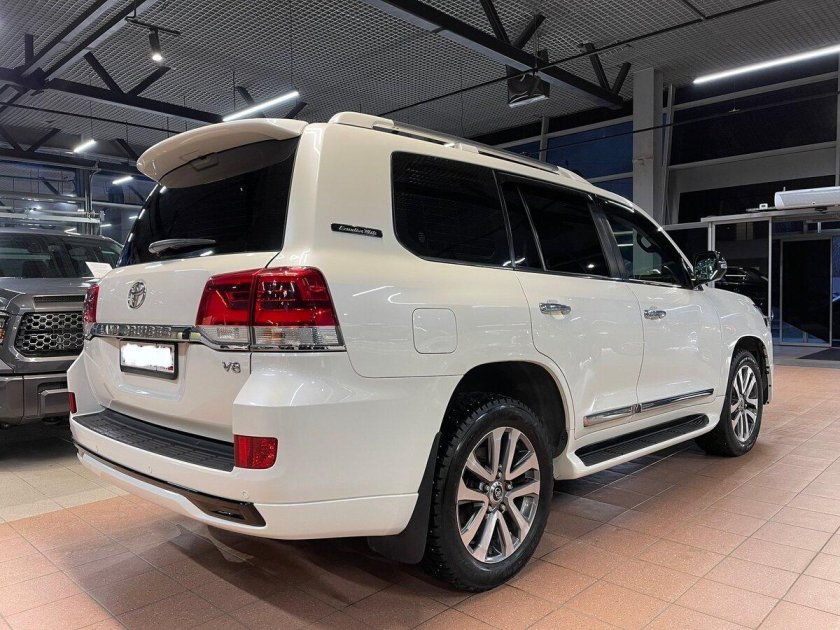 Toyota Land Cruiser 200