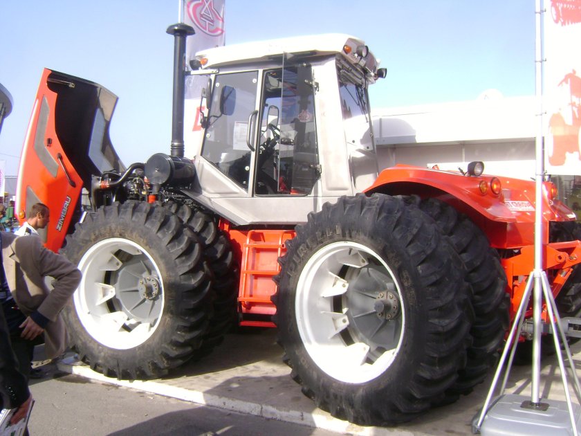 Аргентинский трактор Pauny