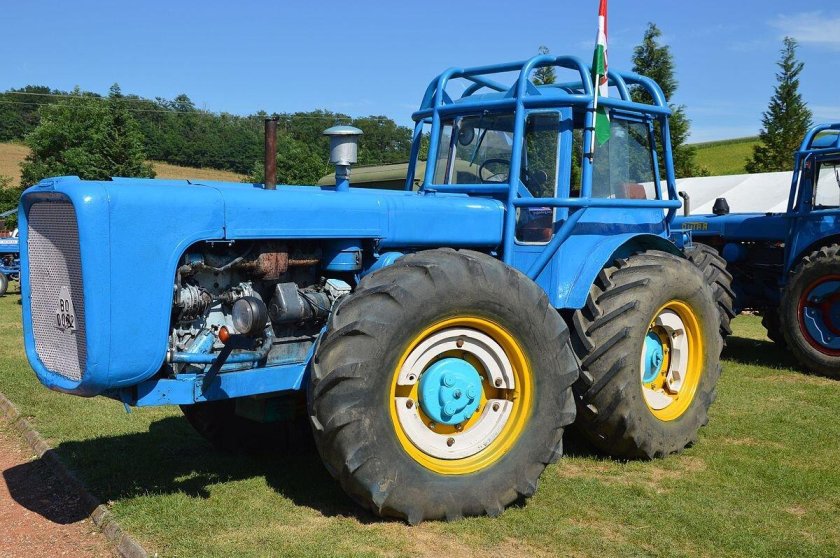 Трактор Dutra d4k