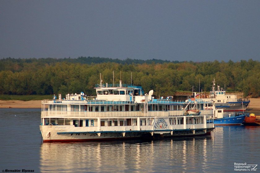 Пароход Рязань проект 737а