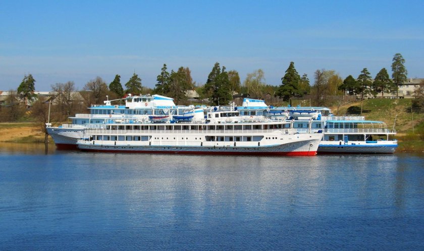 Теплоход Михаил Танич