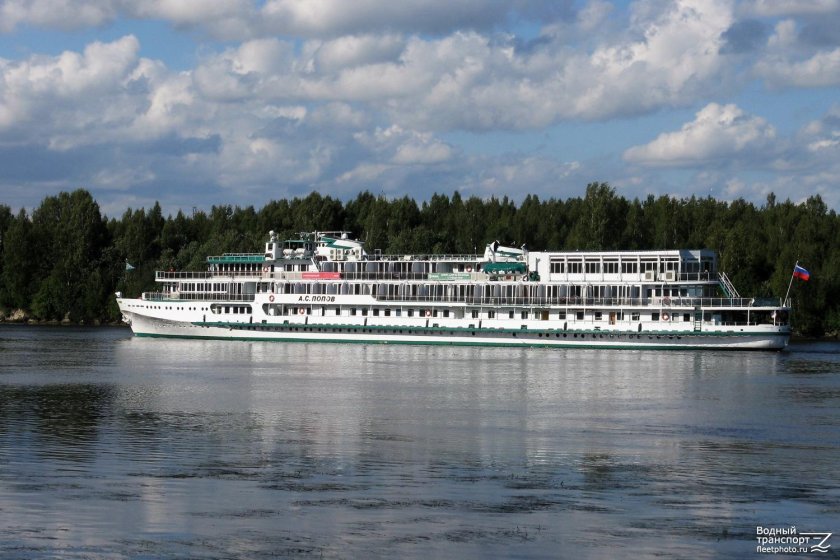 Теплоход "а.с. Попов" (проект 588)