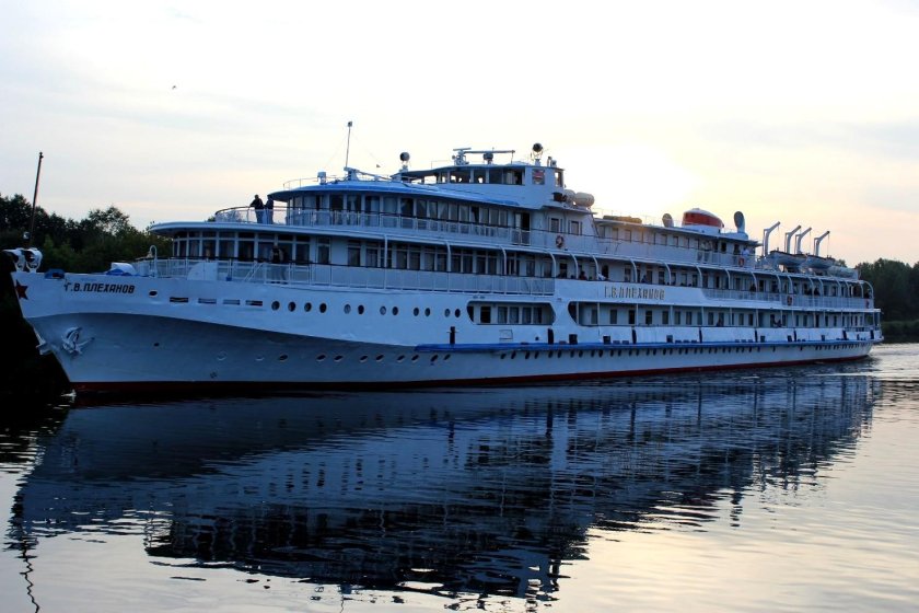 Теплоход дмитрий пожарский