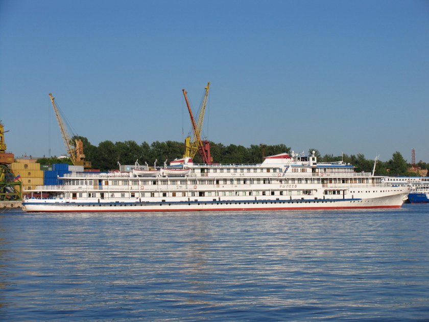 Теплоход Родина 588 проект