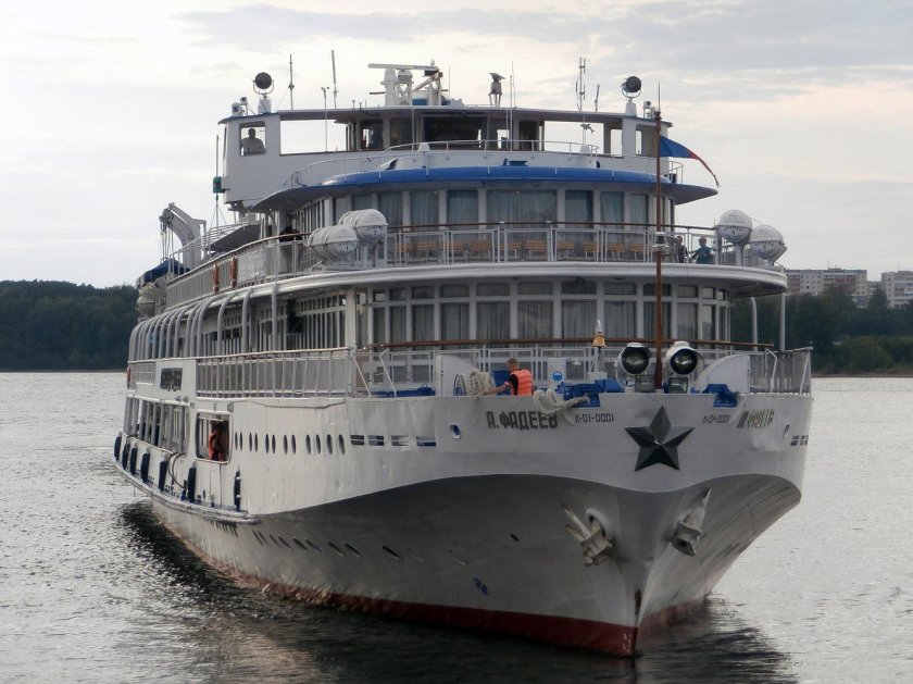 Теплоход Александр Фадеев