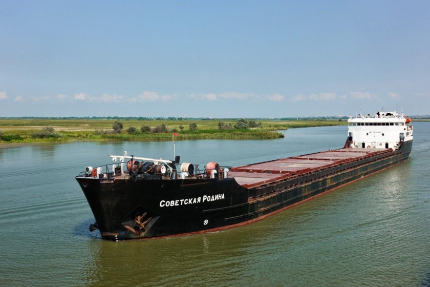 Сухогруз Советская Родина река-море