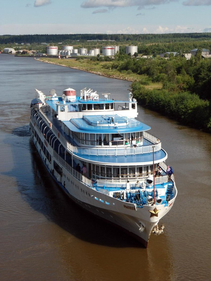 Теплоход Рылеев