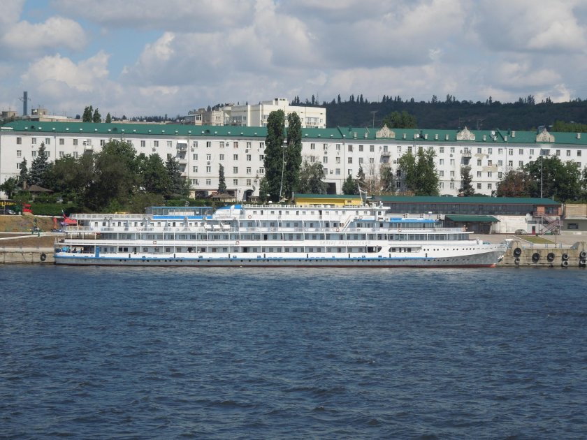 Хирург Разумовский теплоход