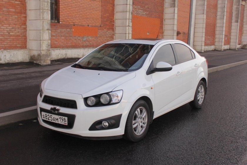 Chevrolet Aveo 2012 белый
