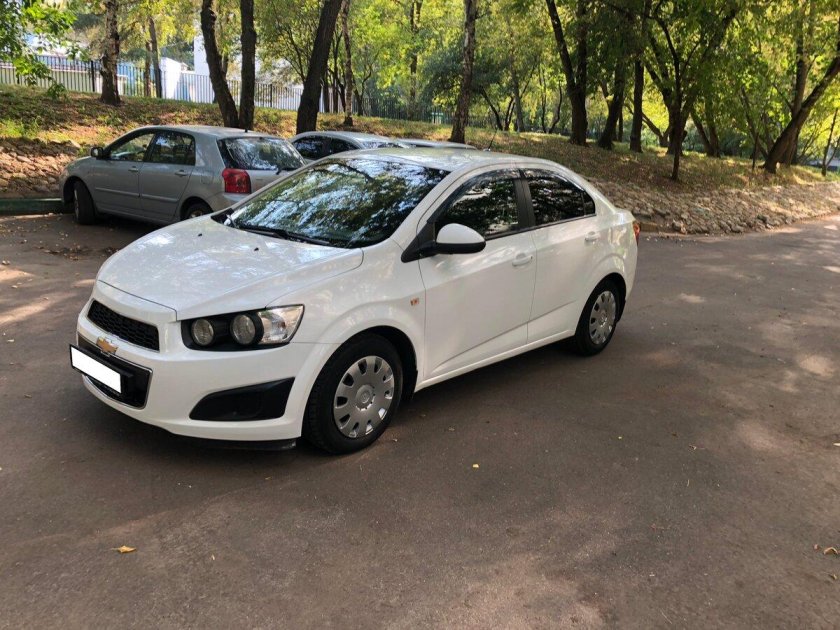 Chevrolet Aveo 2012 White