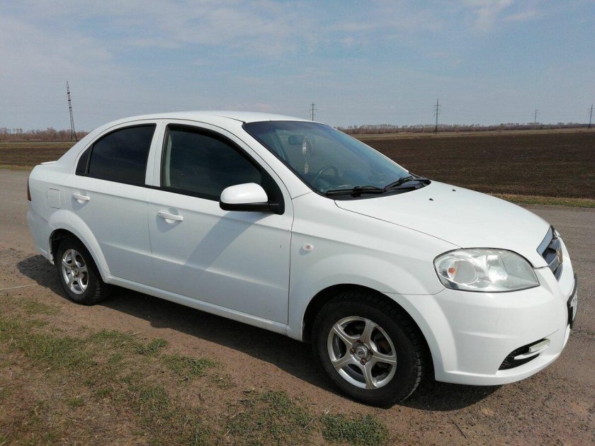Шевроле Авео 2011 белый