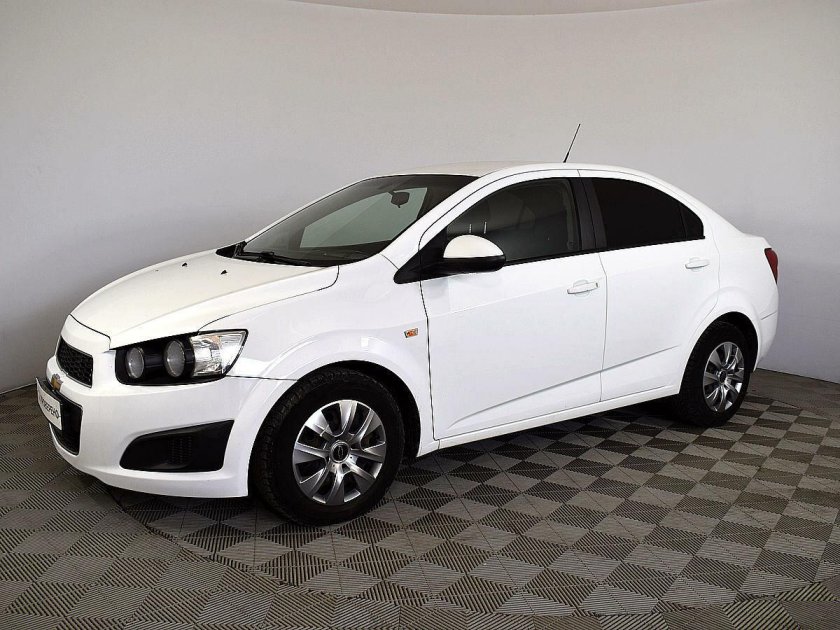 Шевроле авео белый седан 2013