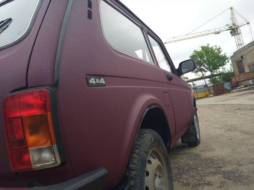 Нива вишневый Раптор