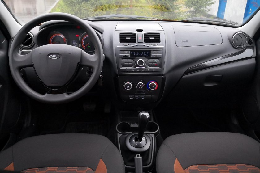 Lada Granta 2012 салон