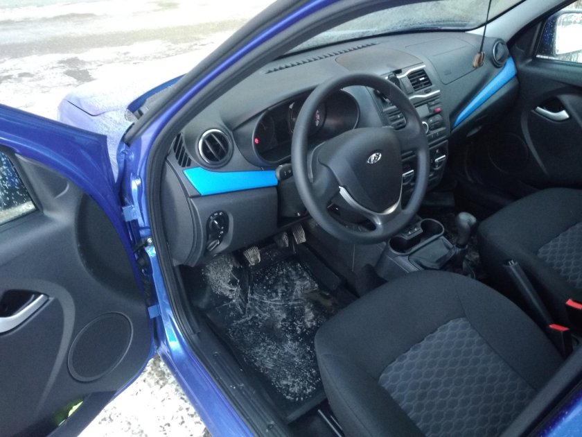 Лада Гранта синий салон