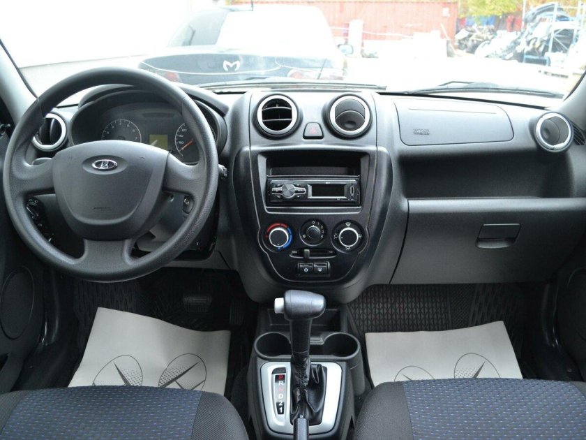 Lada Granta 2012 салон